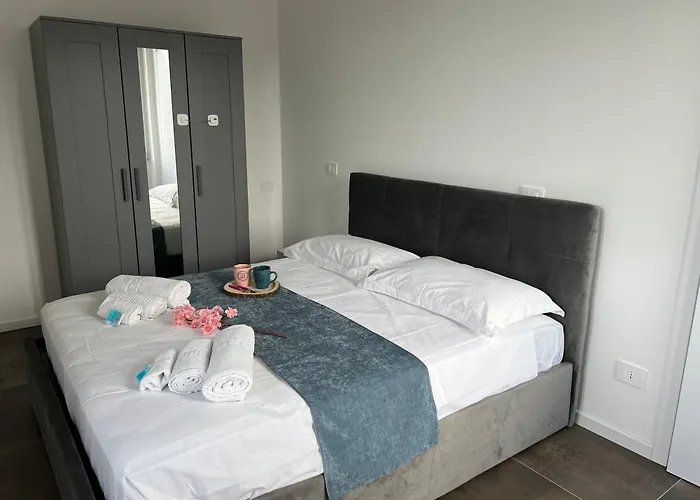 Urban Loft - Parcheggio Privato Апартаменты Комо